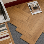 Parquet flottant dans une cuisine : joints et pose contre l’humidité
